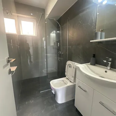 Apartament Near Finikoudes 3 *