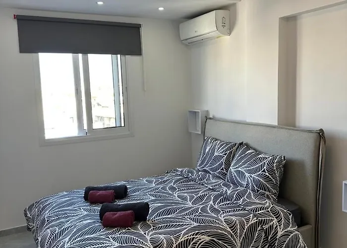 Near Finikoudes 3 Apartament *