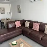 Near Finikoudes 3 شقة