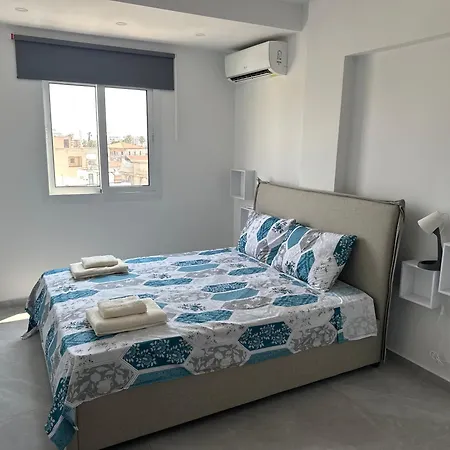 Near Finikoudes 3 Apartamento