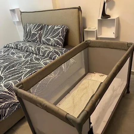 Апартаменти Near Finikoudes 3 *